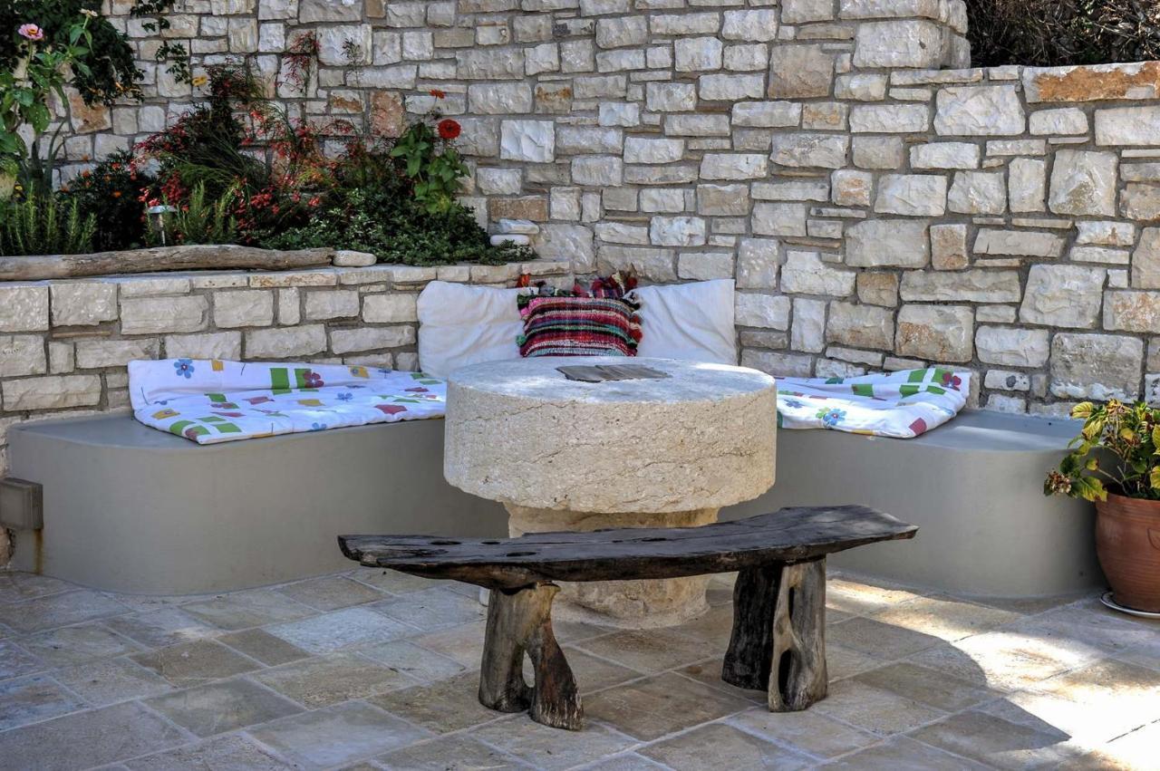 Villa Leonora House à Arvanitakeika Extérieur photo