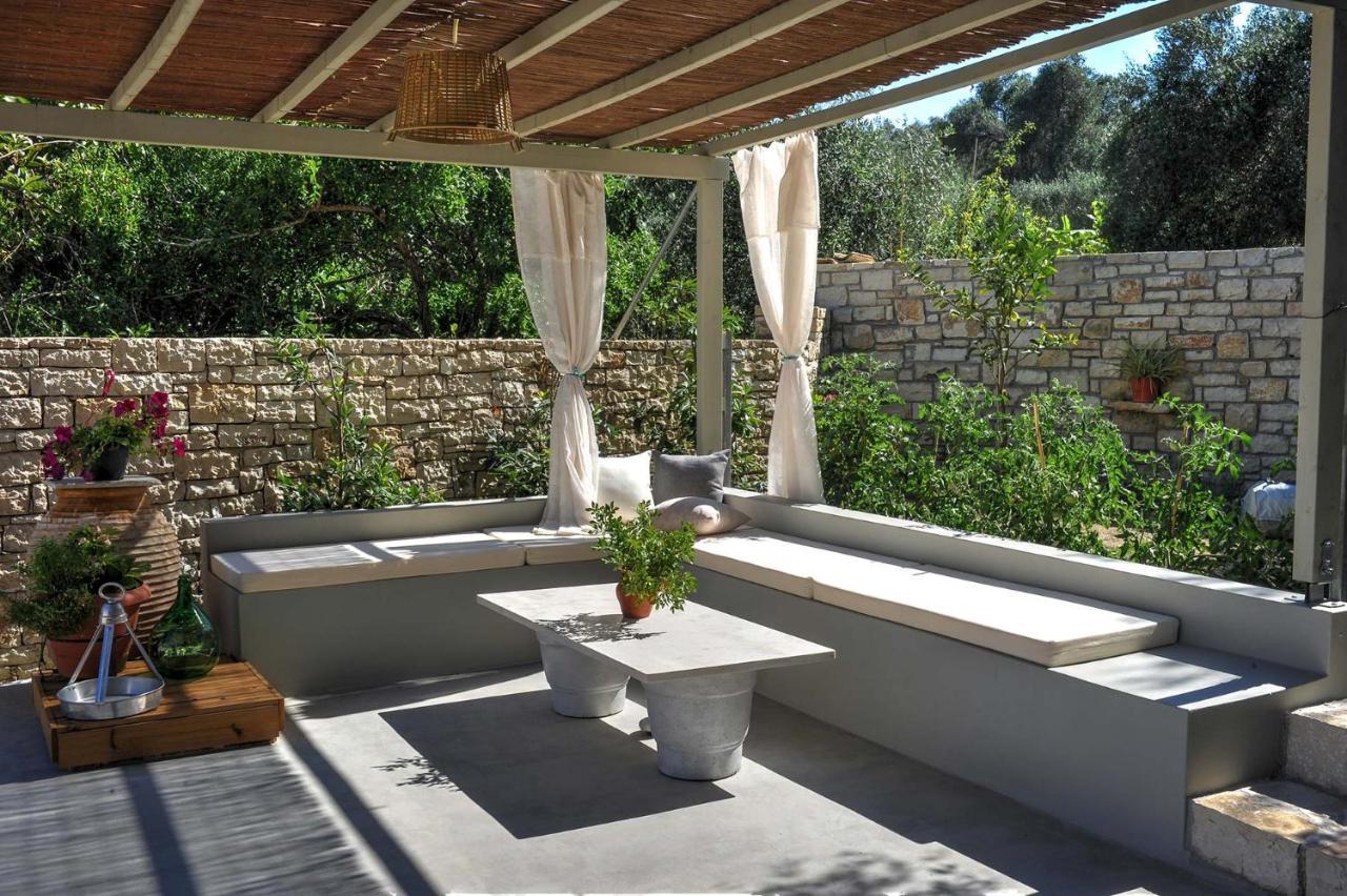 Villa Leonora House à Arvanitakeika Extérieur photo